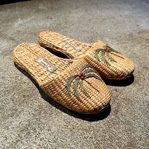 NWOT Tommy Bahama Natural Straw Rafia Palm Tree Slippers
